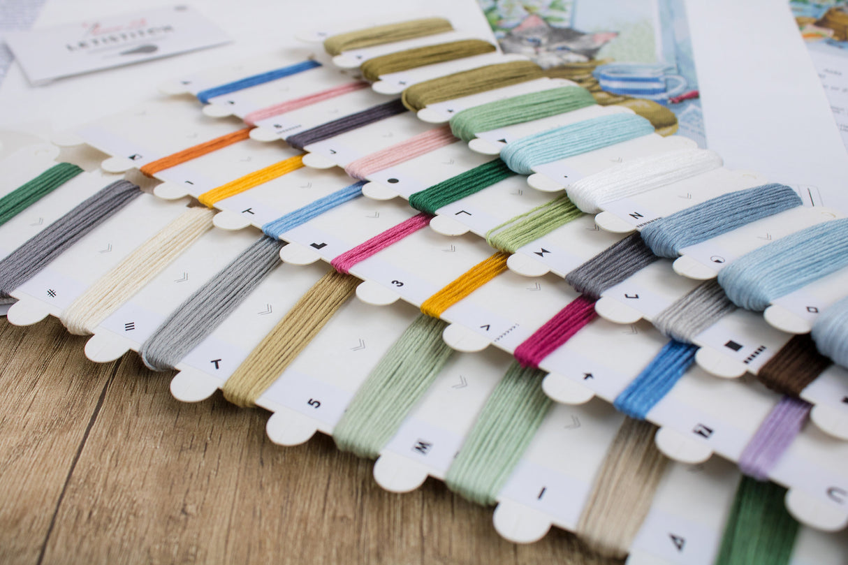 (Discontinué) Chaton mignon - B2391 Luca-S - Kit de point de croix