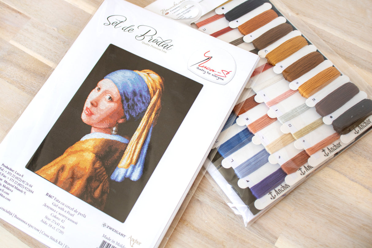 Fille avec une boucle d'oreille perle - Kit de point de croix Luca-S B467