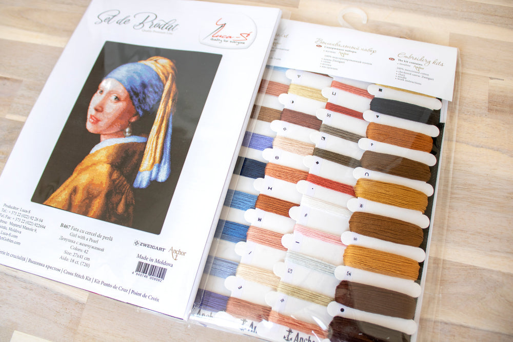 Fille avec une boucle d'oreille perle - Kit de point de croix Luca-S B467