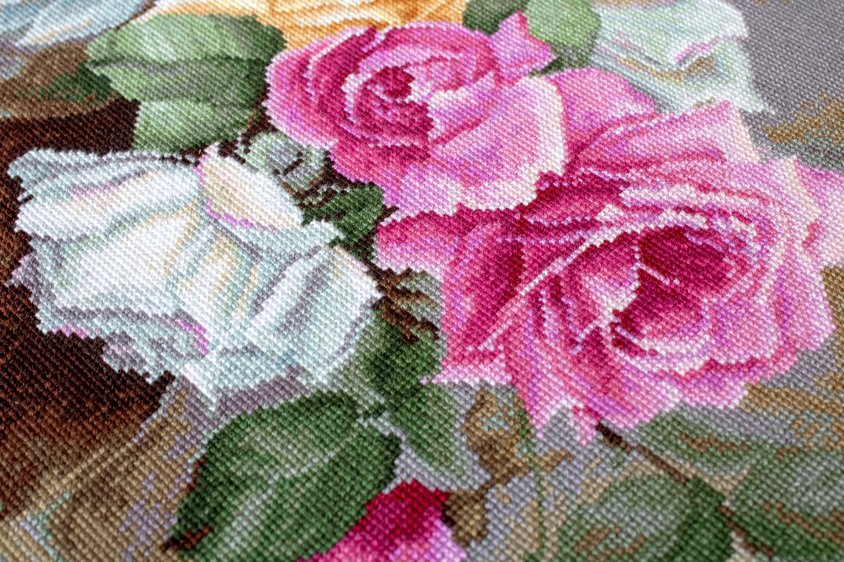 Vase with Roses Cross Stitch Kit - B587 Luca-S