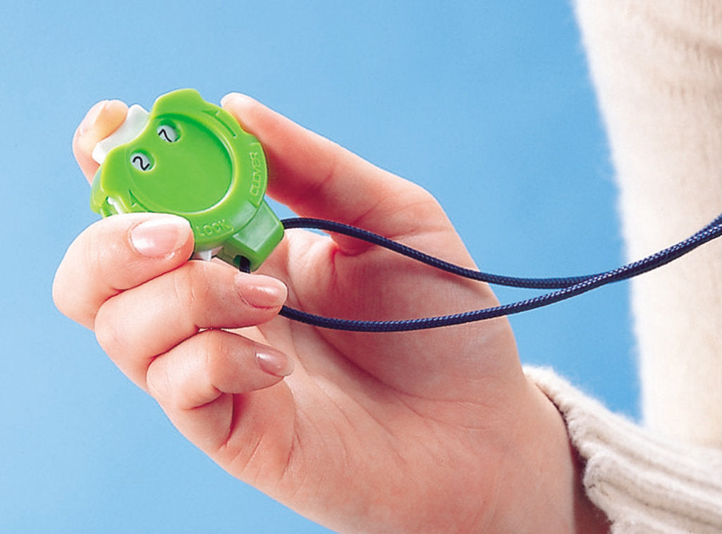 Clover 3118 Mini Round Counter - Practical Accessory for Knitting Work