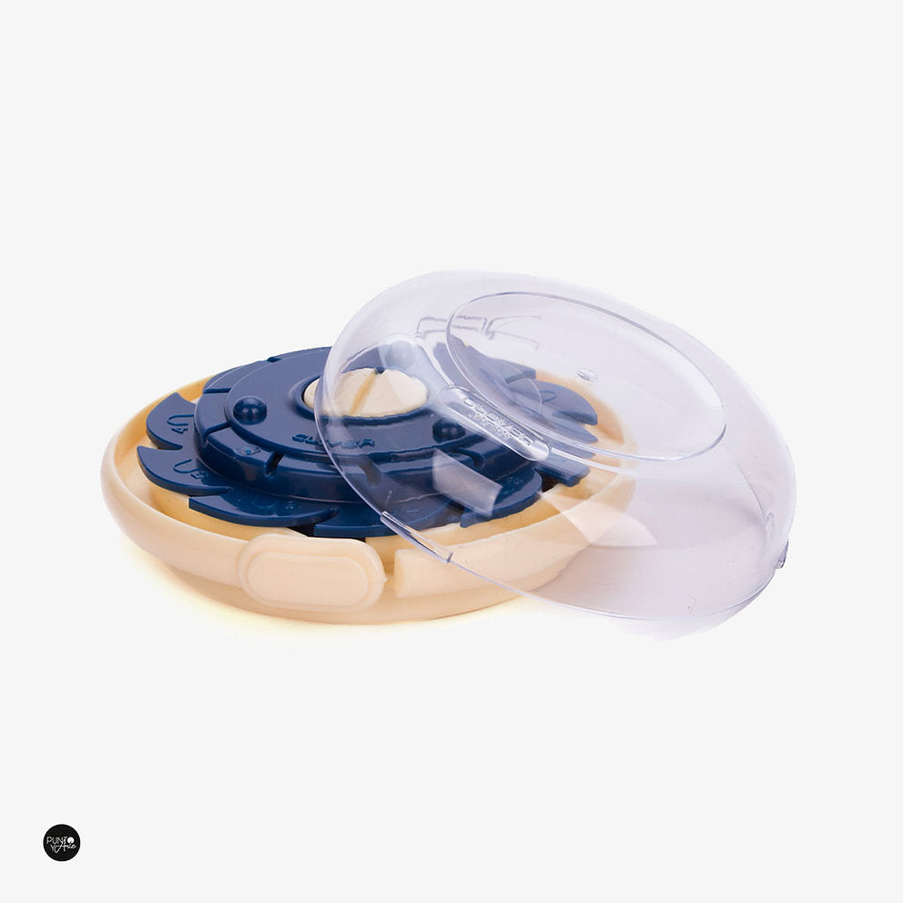 Vault. Threaded Needle Holder - Clover 625