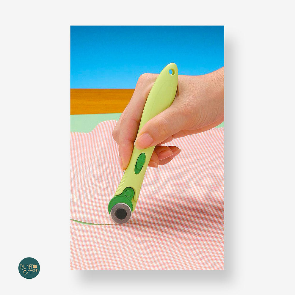 Clover 7503 18mm Circular Cutter: Precision and Comfort in Every Cut