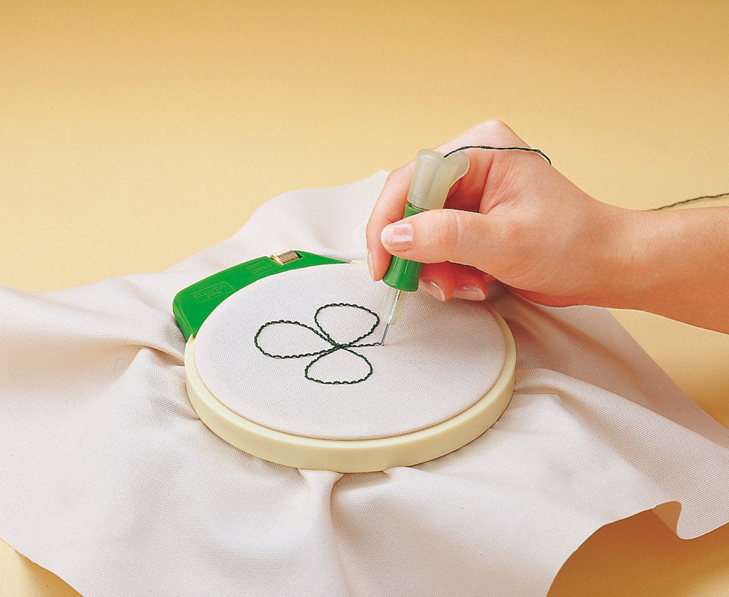 Outil de broderie Punch Clover 8800 - L'innovation et la créativité entre vos mains