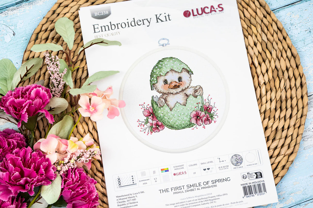 Kit de punto de cruz con bastidor incluido Luca-S “La primera sonrisa de primavera” BC238