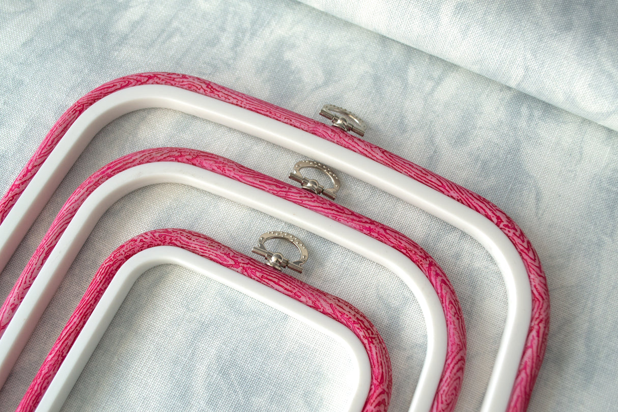 Bastidor-Marco Cuadrado Flexi Hoop de Nurge: Encanto y Funcionalidad en Delicado Color Rosa