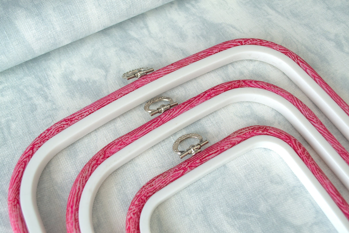 Bastidor-Marco Cuadrado Flexi Hoop de Nurge: Encanto y Funcionalidad en Delicado Color Rosa
