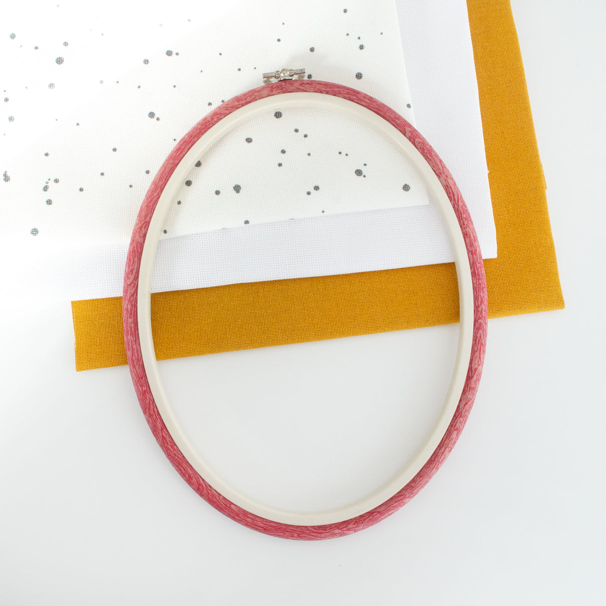 Nurge Red Oval Flexi Hoop Frame: Accentuate Your Embroidery with a Vibrant and Functional Frame