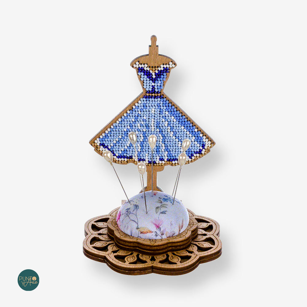 Kit coussin à épingles « Robe élégante » avec perles et bois - FLK-285 par Volshebnaya Strana