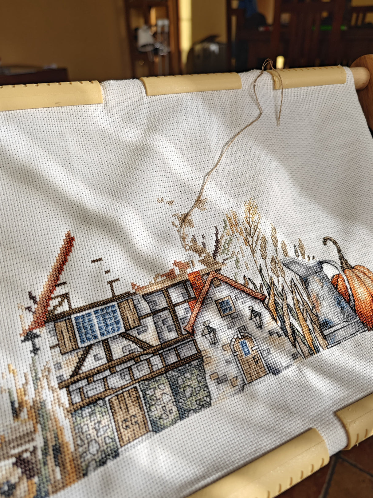 Kit de broderie « Charme rural d'automne » - Point de croix exclusif par Punto y Arte P008
