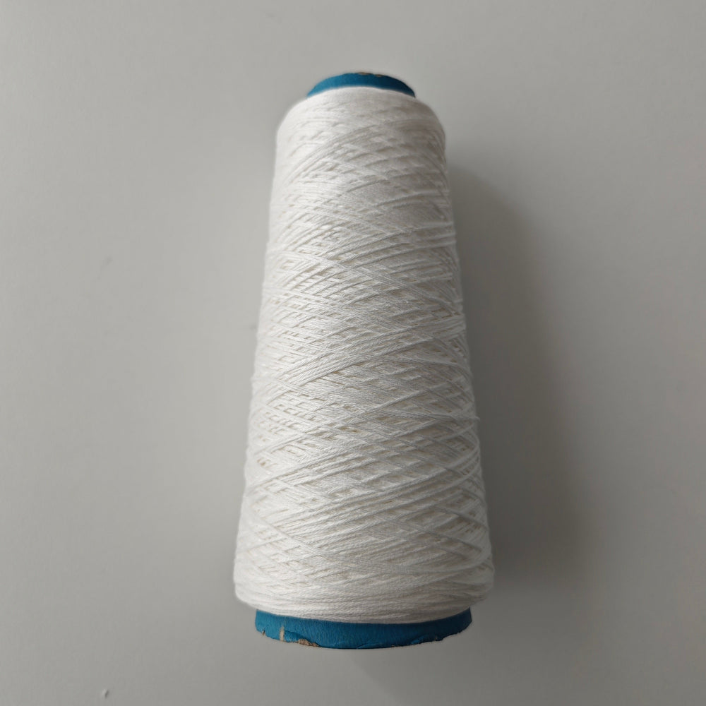 Cône DMC BLANC - 100gr. environ. 425 Mètres - Couleur BLANC