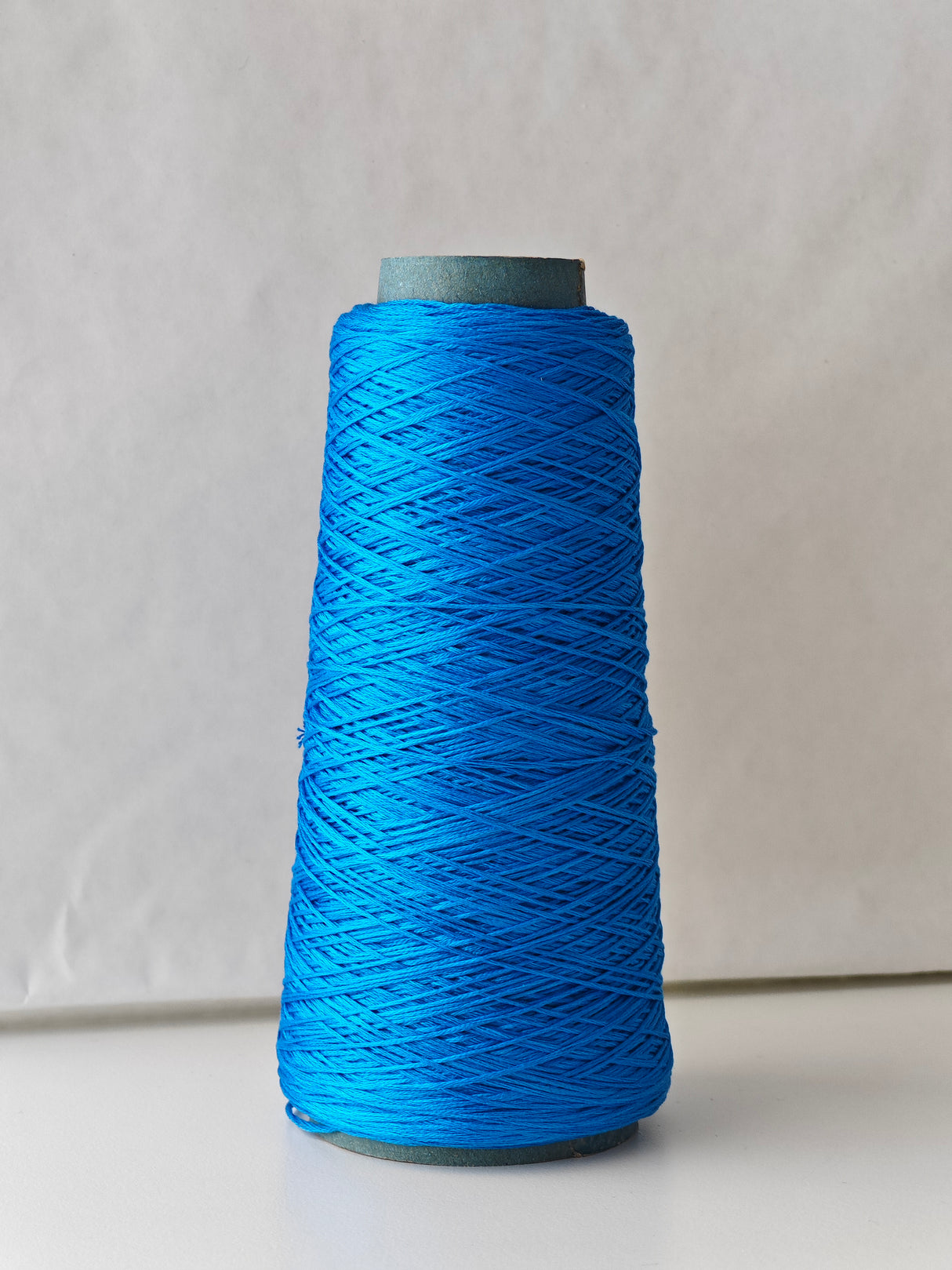 Cône DMC 995 - 100gr. env. 425 mètres - Couleur 995