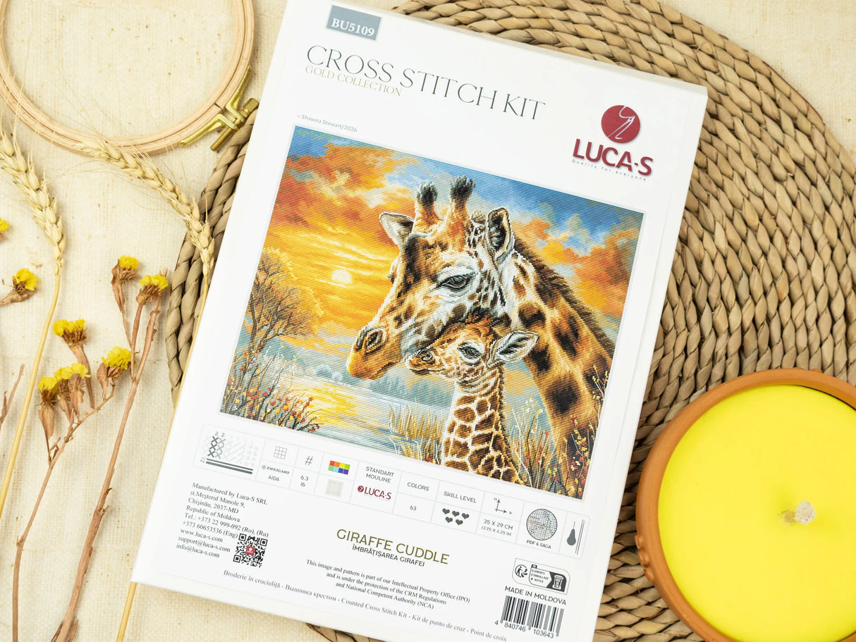 Luca-S GOLD BU5109 Giraffe Cuddle Cross Stitch Kit with Giraffes