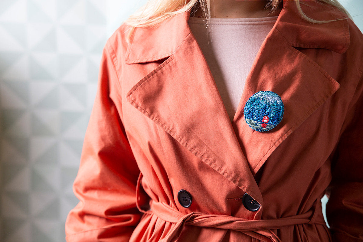 Broche. Una cabaña junto al lago - JK-2145 Panna - Kit de bordado Tradicional