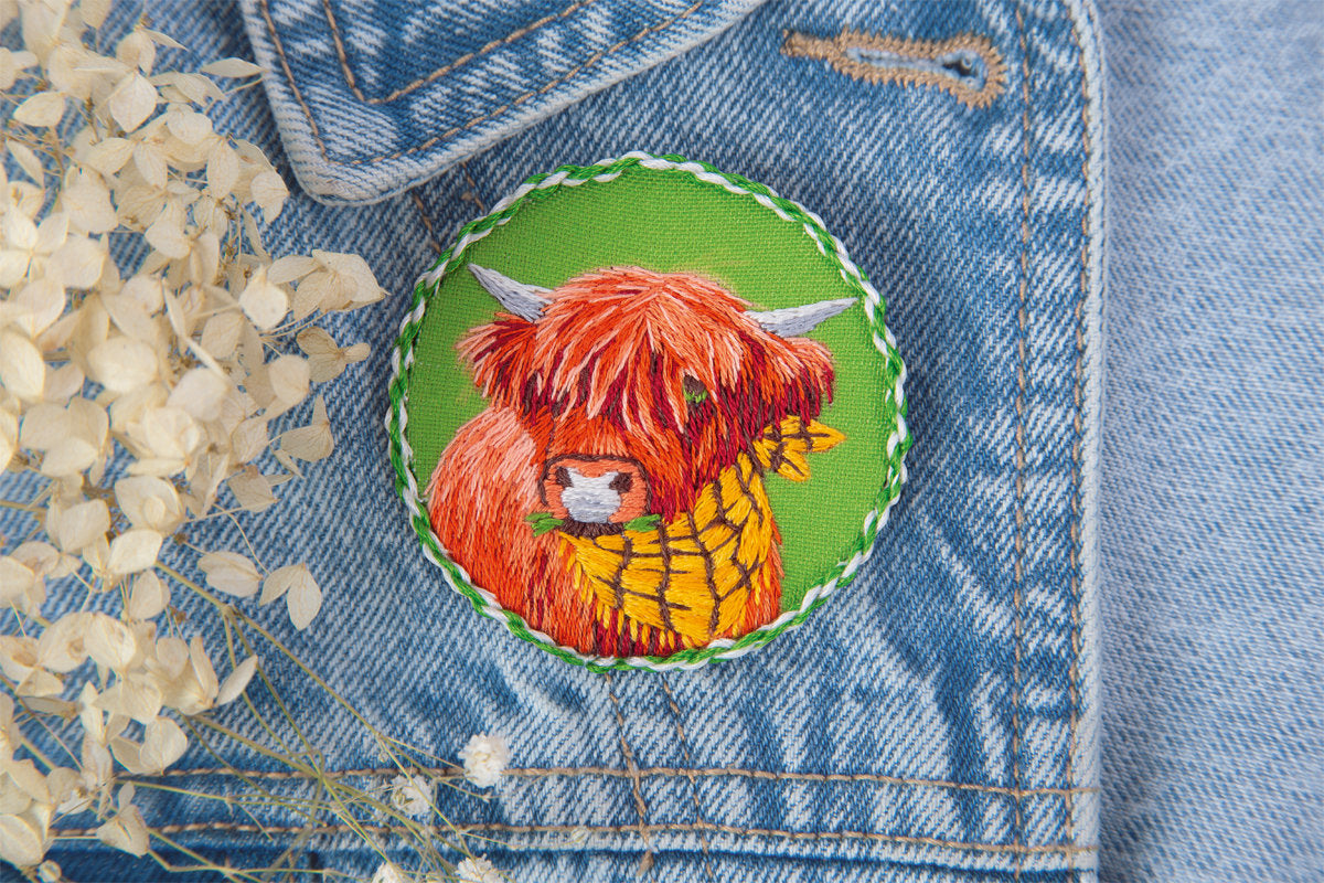 Broche. Bella la vaca - JK-2193 Panna - Kit de bordado Tradicional
