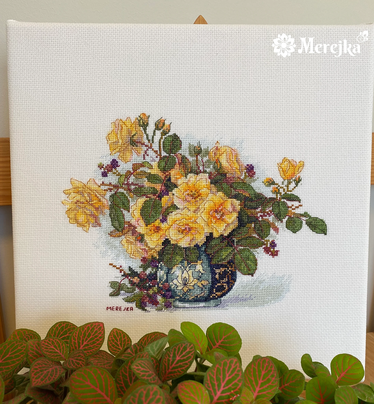 Roses and Berries - Merejka K-207A - Cross Stitch Kit