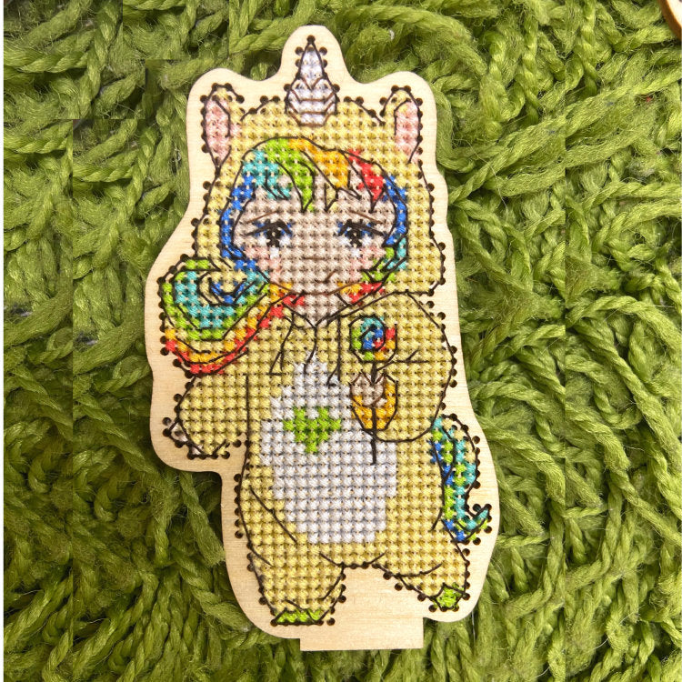 Baby Unicorn - Wizardi - Cross stitch kit KF022/122