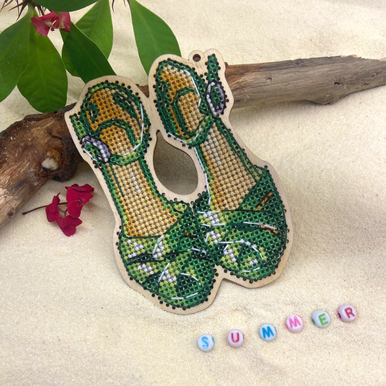 Green Shoes - Wizardi - Cross stitch kit KF022/141