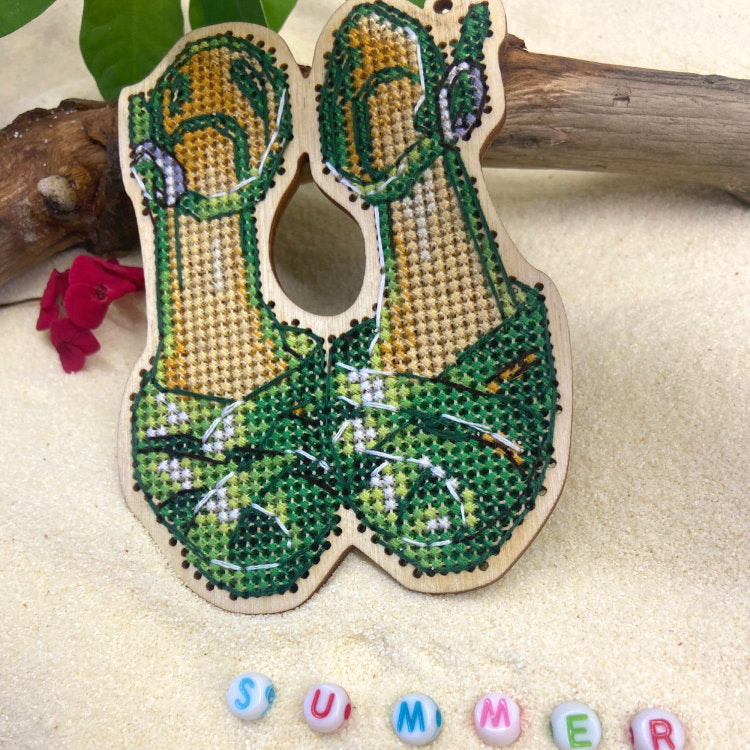 Green Shoes - Wizardi - Cross stitch kit KF022/141