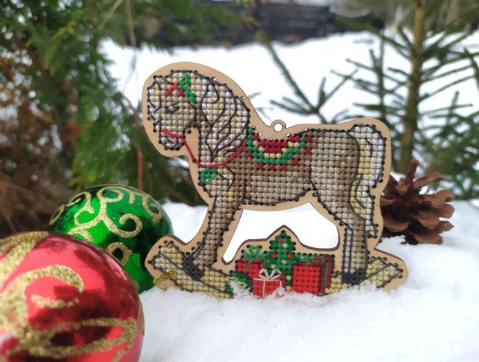 Christmas Horse - Wizardi KF022/74 - Cross stitch kit