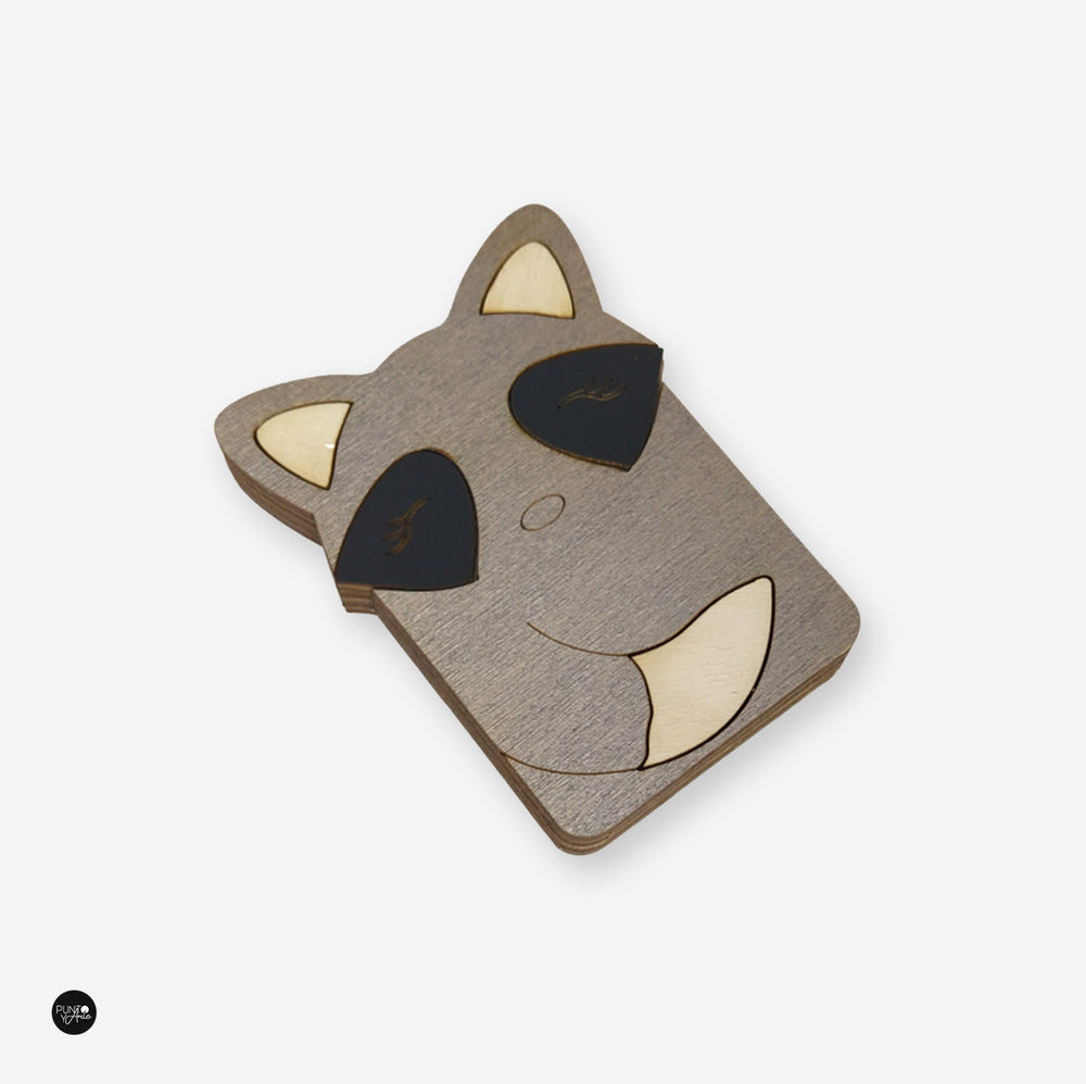 Étui à aiguilles en bois avec aimants. Raton laveur - Wizardi KF056/8