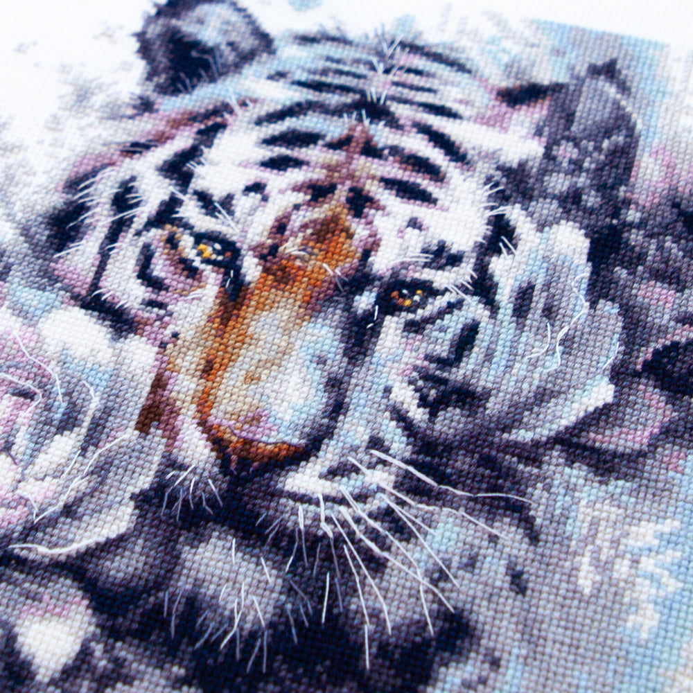 Cross Stitch Kit 70-14 “The White Tiger” – Magic Needle