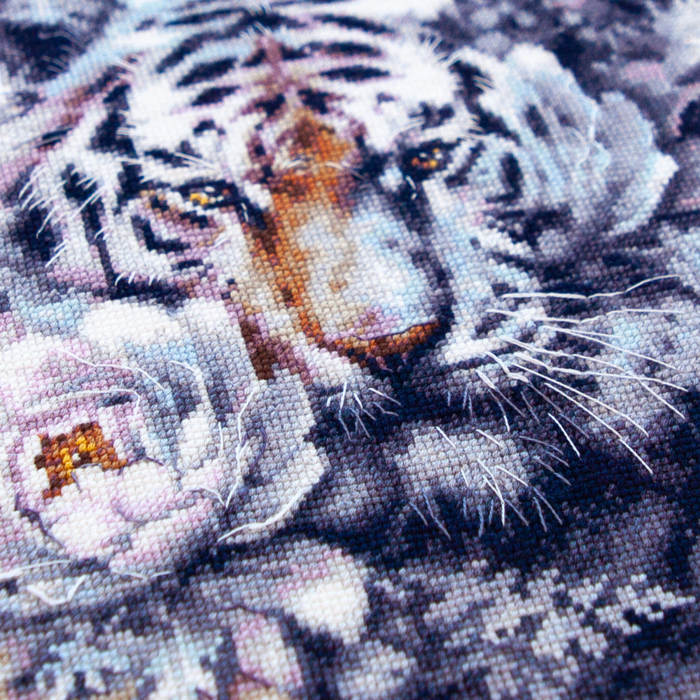 Cross Stitch Kit 70-14 “The White Tiger” – Magic Needle