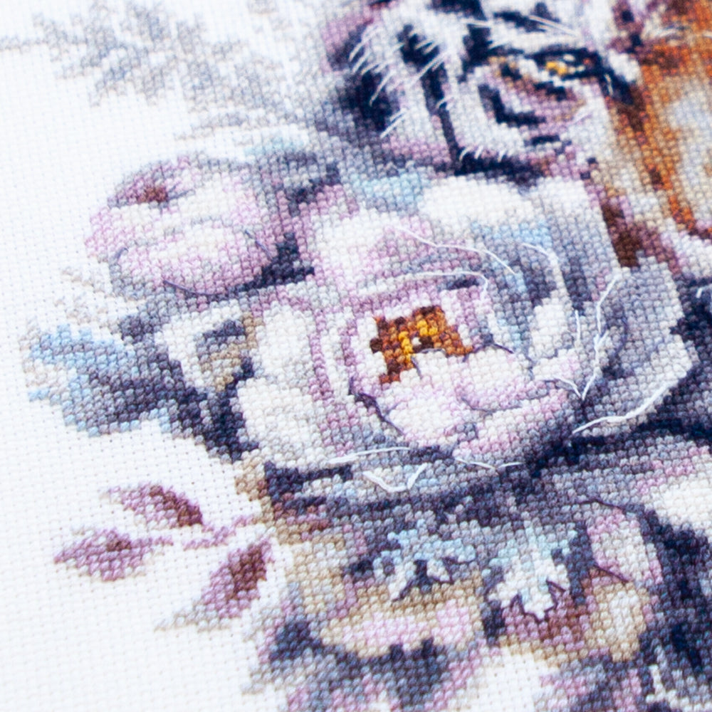Cross Stitch Kit 70-14 “The White Tiger” – Magic Needle