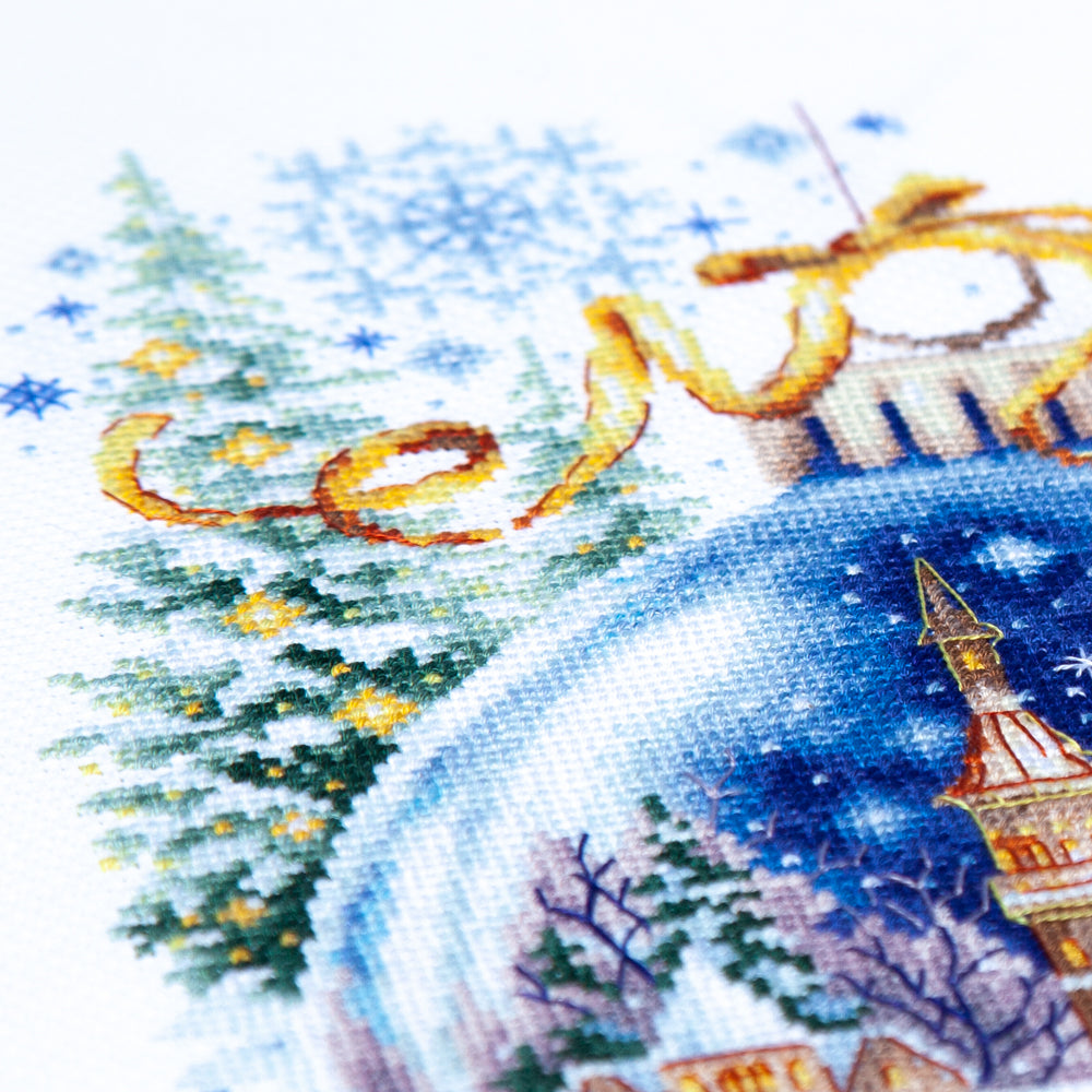 Cross Stitch Kit 70-37 “Christmas Bauble” – Magic Needle