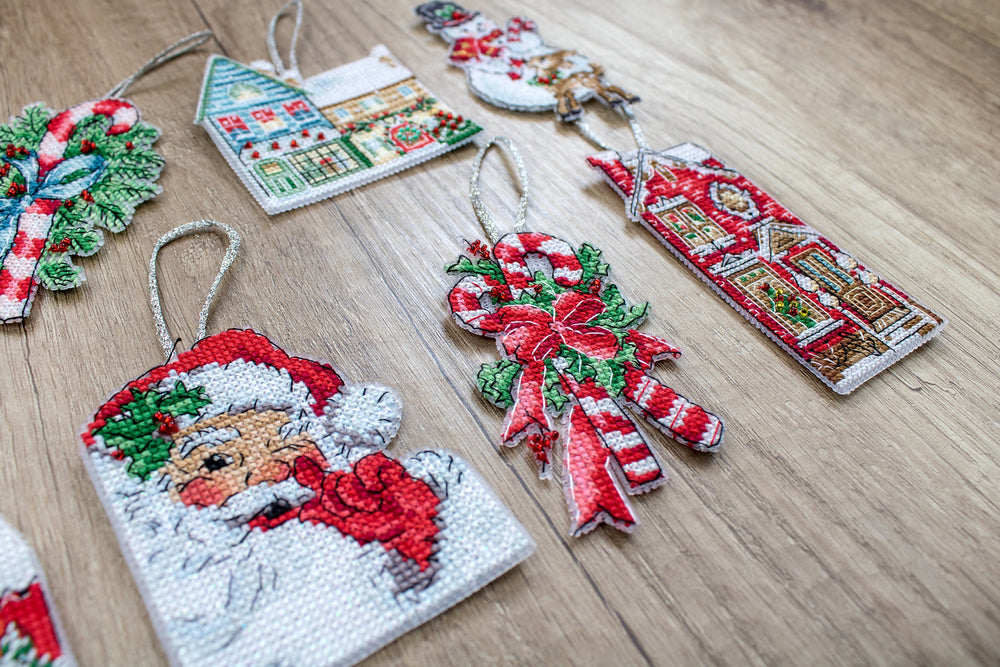 L8002 Christmas decorations no. 2 - LETISCTITH - Cross Stitch Kit