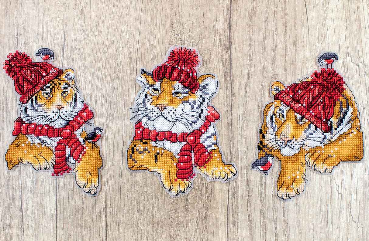 L8017 Christmas Tigers - LETISCTITH - Cross Stitch Kit