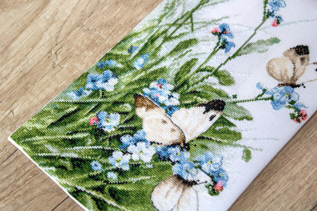LETI 939 Butterflies and bluebird flowers - Cross Stitch Kit LETISTITCH