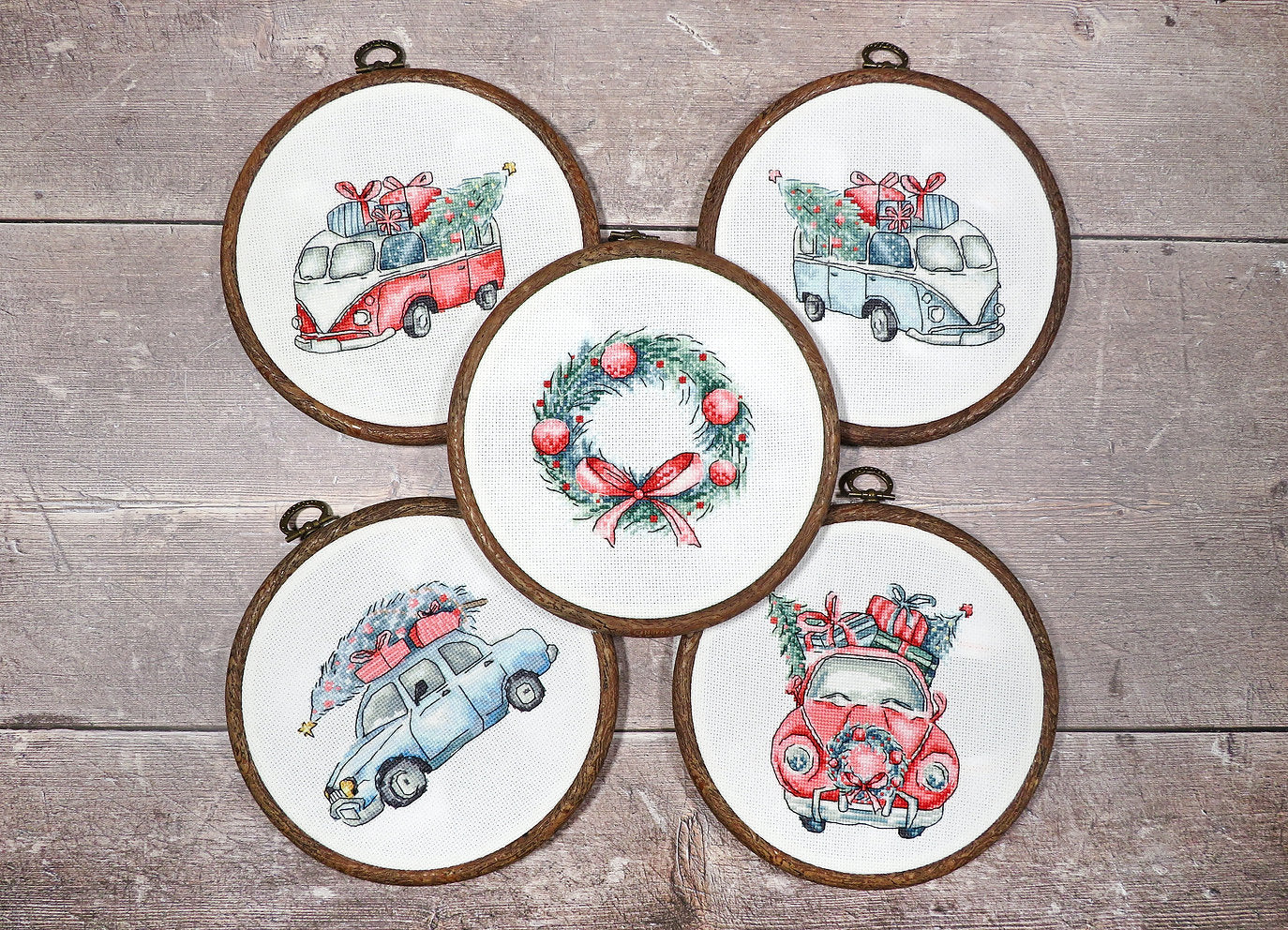 LETI 965 Retro Christmas Cars / 5 en 1 - Kit de point de croix LETISTITCH