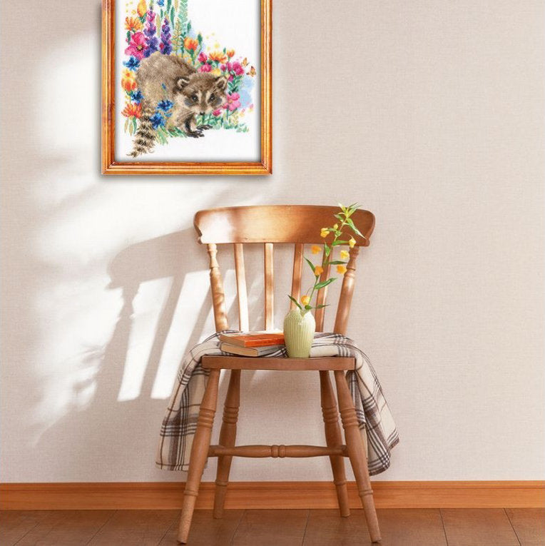 The one who loves flowers. RTO M684. Cross stitch kit