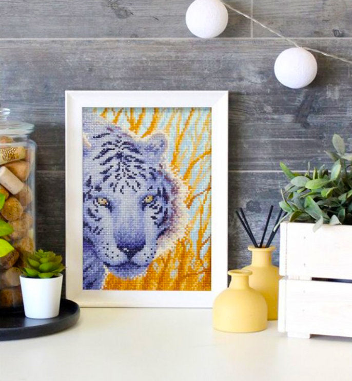 Tigre de nieve. Brill Art MC-092. Kit de Punto Diamante