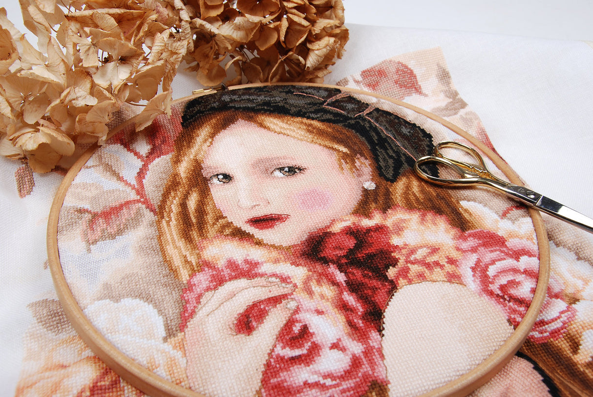 Kit de Punto de Cruz 'Hold Roses' de Lanarte - PN-0186060