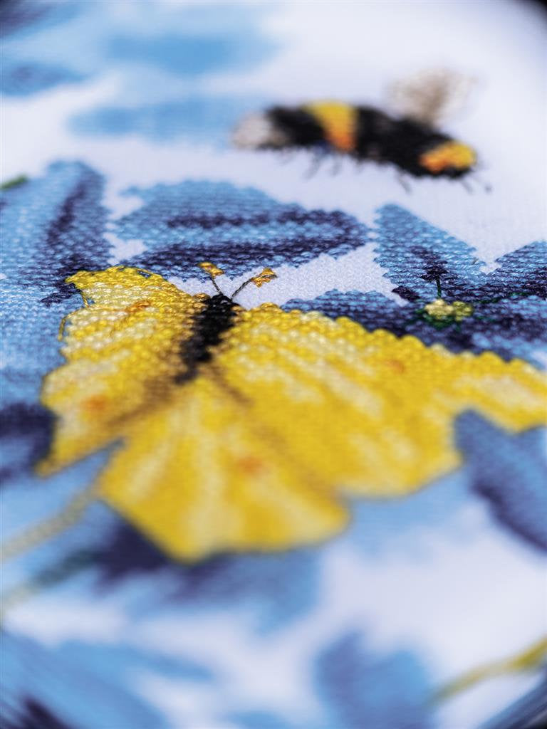 Chirping chiffchaff - Lanarte -  Kit de punto de cruz PN-0191926