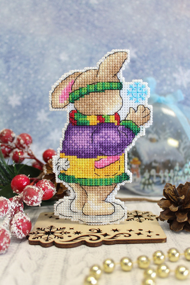 Bunny with a Snowflake - SR-860 MP Studia - Cross Stitch Kit