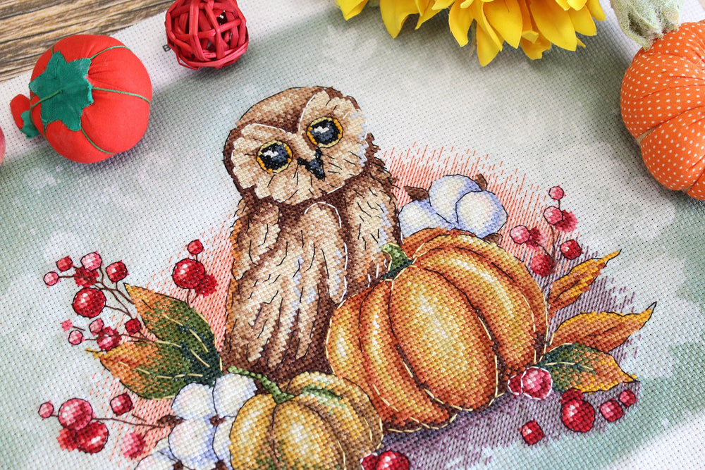 Owl on a Pumpkin - SRK-706 MP Studia - Cross Stitch Kit
