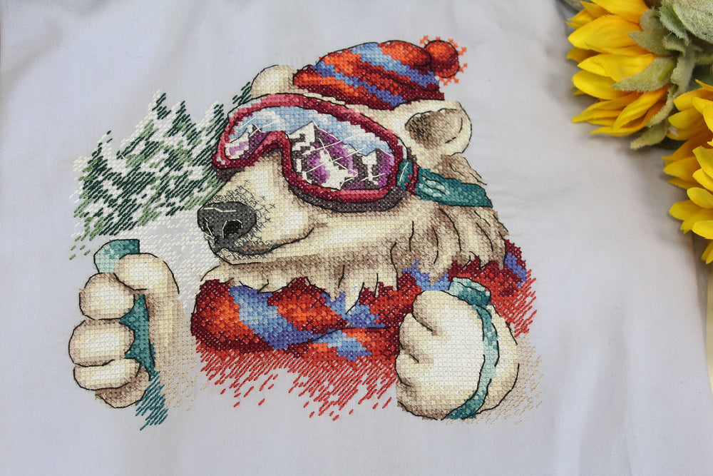 Elegant Skier - SV-685 MP Studia - Cross Stitch Kit