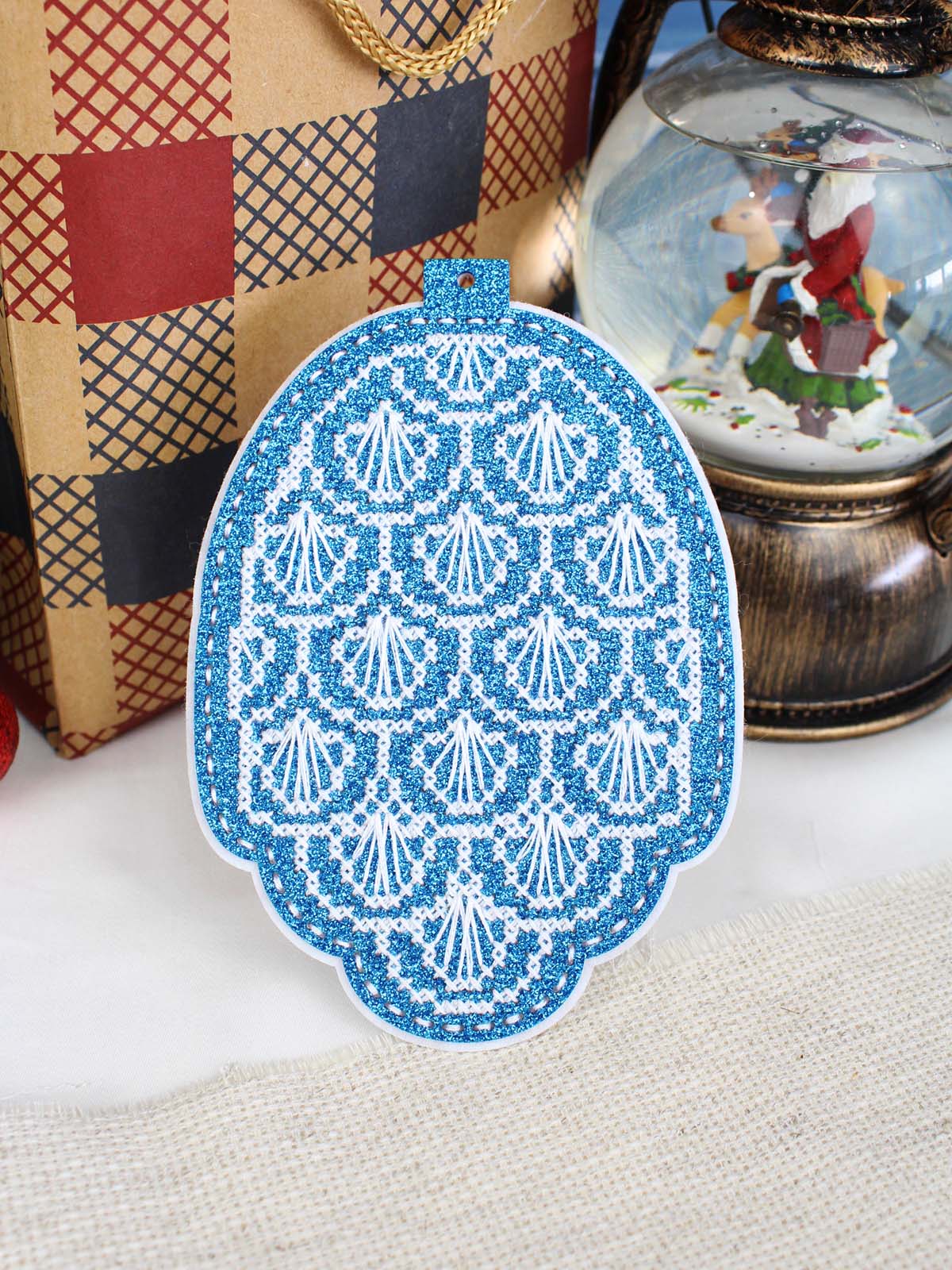 Kit de punto de cruz MP Studia ST-1086 – “Adorno navideño: Piña de invierno”