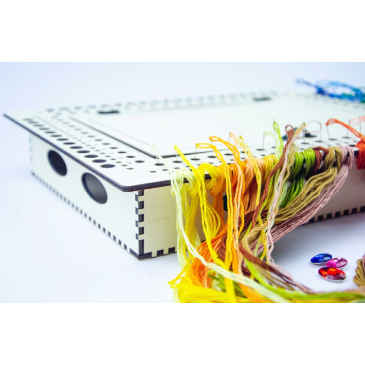 Organisateur d'aiguilles avec boîte à fil sur socle en bois, ivoire, 66 trous OG-075