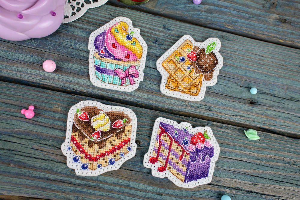 Kit de punto de cruz "Postre. Iconos. Imánes" ST-1074 MP Studia