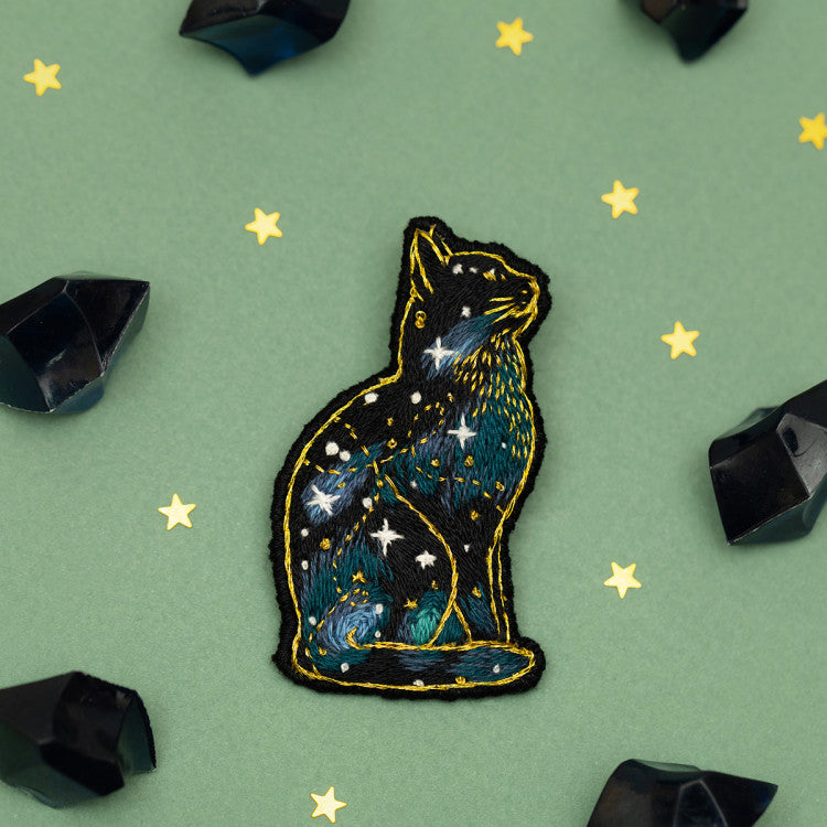 PANNA Traditional Embroidery Kit "Space Cat Brooch" PJK-2274
