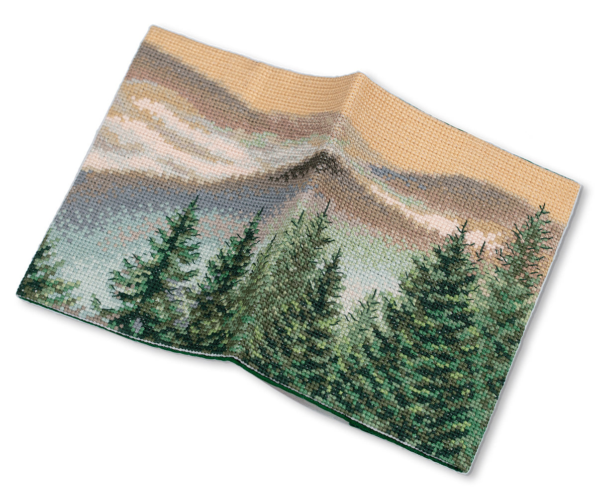 Kit de punto de cruz PANNA Funda para pasaporte Montañas POP-7395 con paisaje de montañas y bosque de abetos