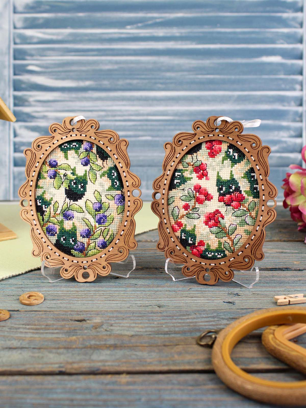 Bordado en madera MP Studia SO-143 – Miniatura “Bosque de arándanos”