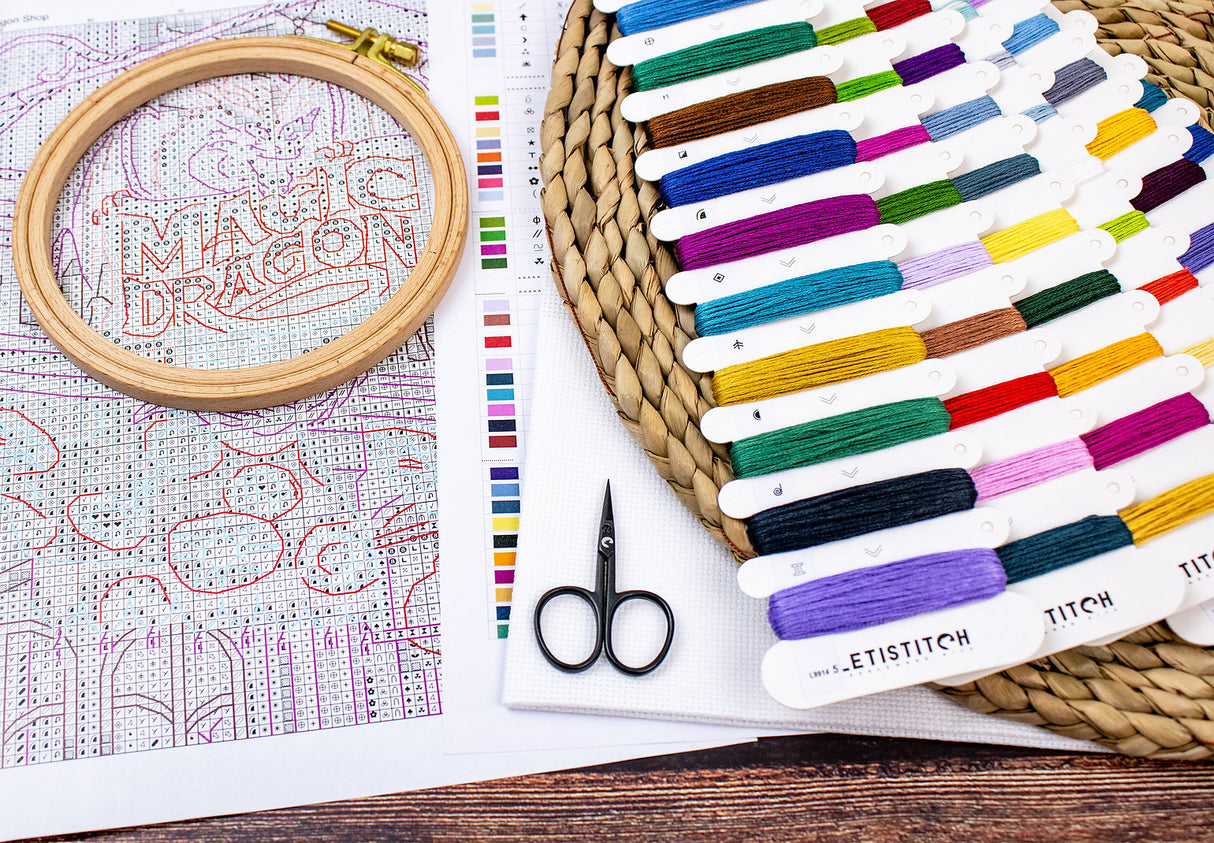 Kit de Punto de Cruz Letistitch - L9914 "The Magic Dragon Shop"