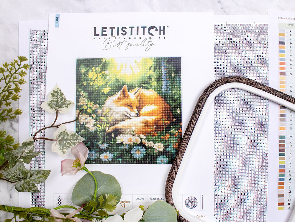 Cross stitch kit - "Summer Dreams" - Letistitch L8103