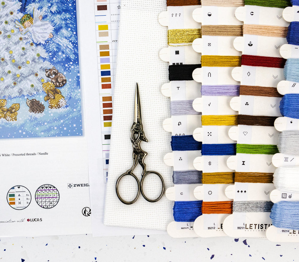 L9921 Angel in Wood - Letistitch | Cross Stitch Kit