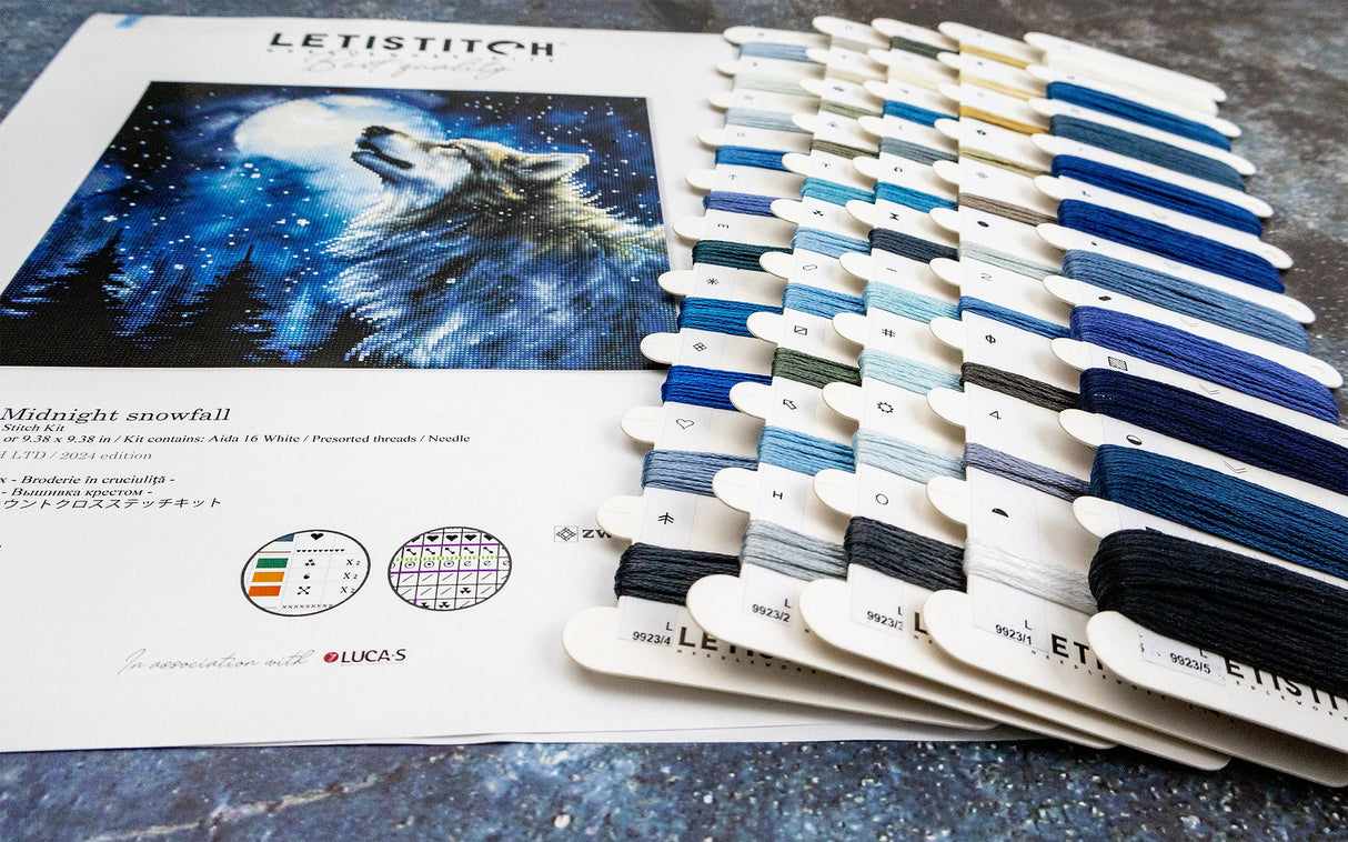 L9923 Chutes de neige de minuit - Letistitch | Kit de point de croix